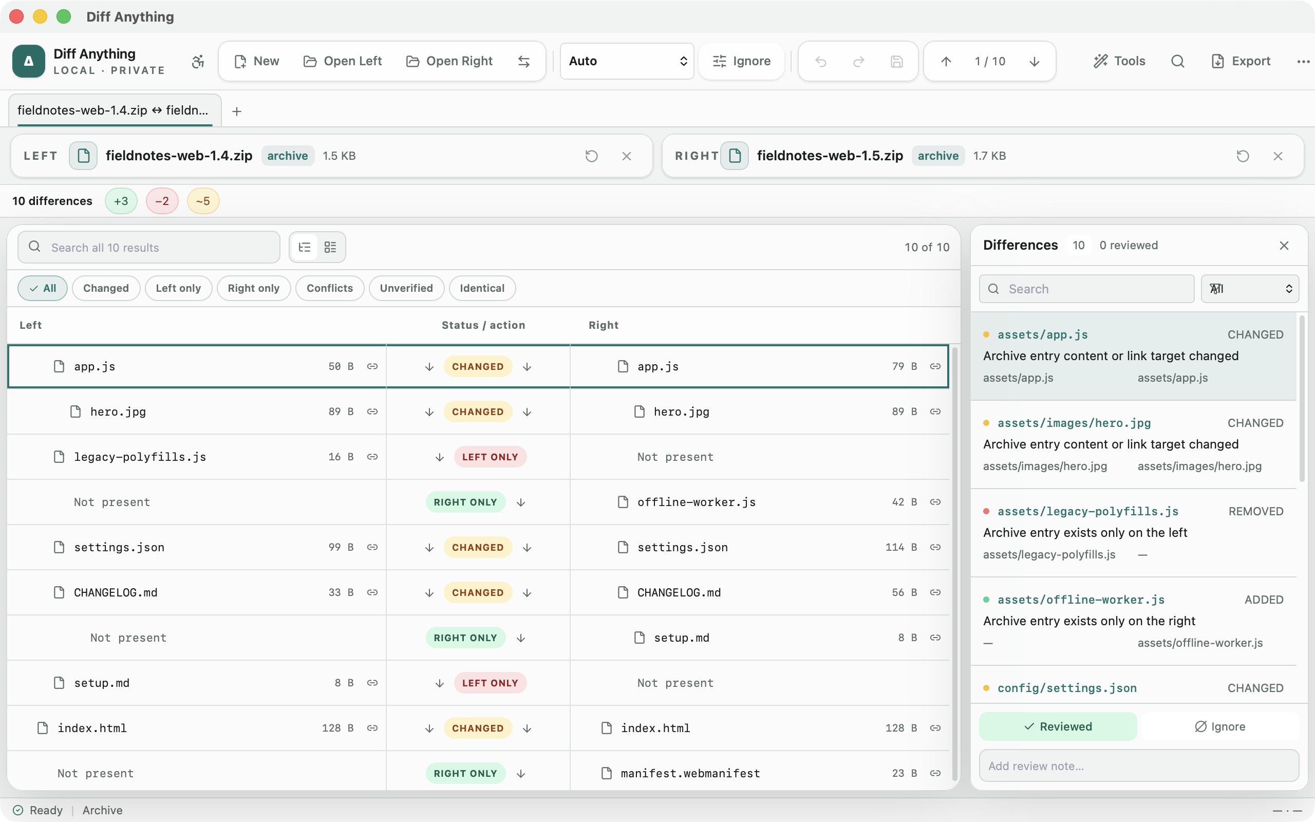 Diff Anything archive comparison with ZIP entry paths, sizes, statuses, extraction actions, and a differences sidebar